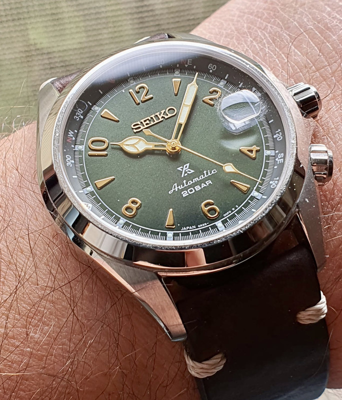 4EB2ACD2-94AF-4894-A042-39BB31C88E99