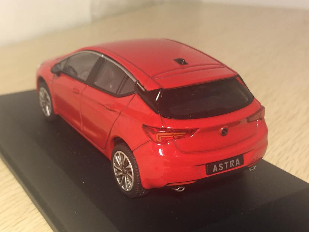 164b_opel_astrak_back