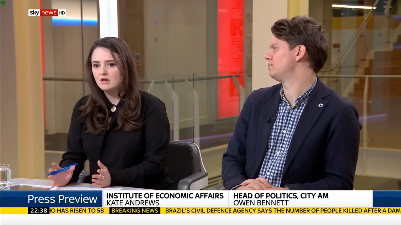 27 January - 22.00.00 - Sky News At 10. Anna Jones with the main