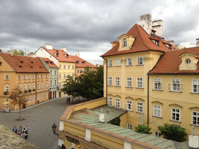 Praga: ed. danzante, Josefov, plaza ciudad vieja, puente Carlos e Isla Kampa - Viena - Bratislava - Praga (24)