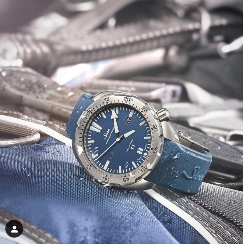 EA310BFC-7F2A-497C-BF87-E5524A480905