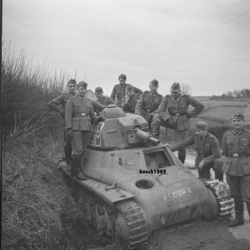 französischer Panzer Hotchkiss - 2.WK