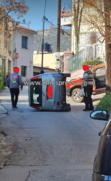 ΤΡΟΧΑΙΟ ΣΤΗΝ ΠΟΛΗ - ΕΝΑ ΟΧΗΜΑ ΝΤΕΡΑΠΑΡΙΣΕ (ΦΩΤΟ)