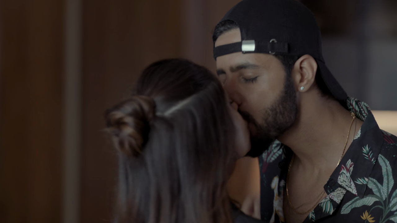 vlcsnap-2025-02-21-02h00m29s479