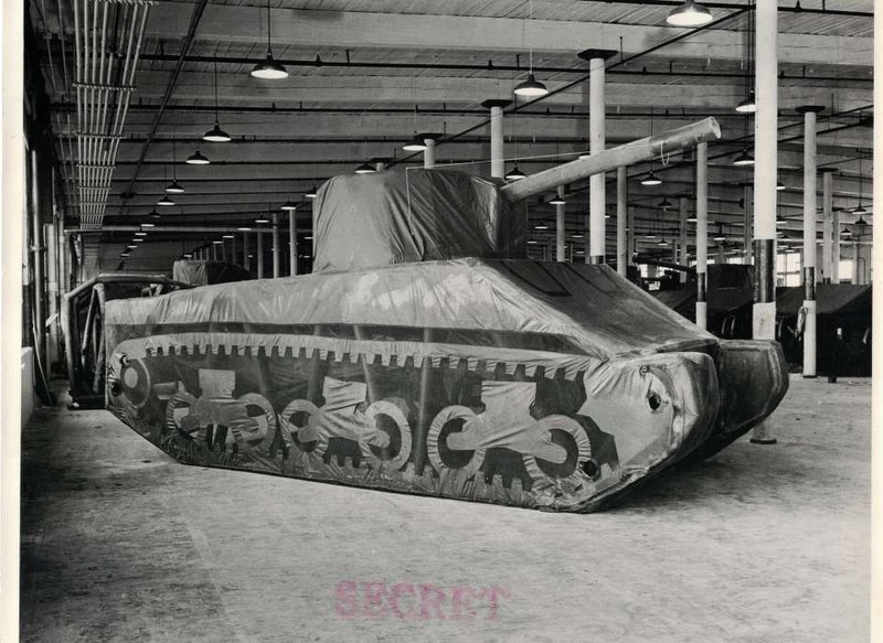 PSP Ricard - 4 Inflatable M4 Tank in Factory_