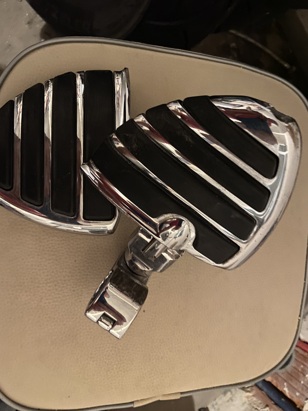 B5BC2BDD-F076-402E-8520-E1DD14726A0E