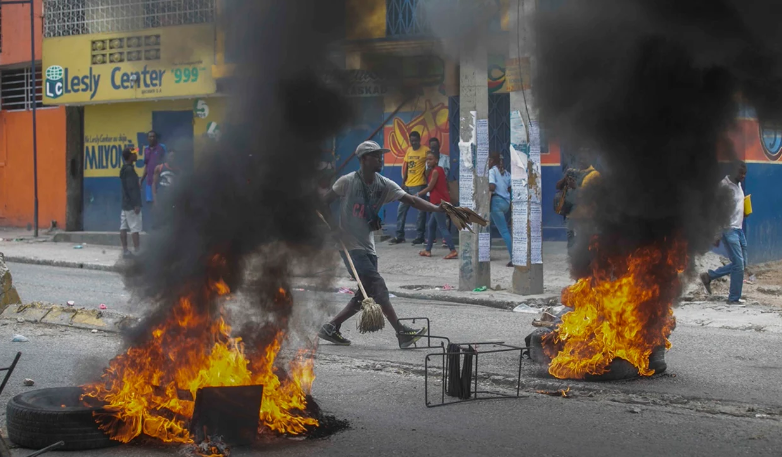 Haitianos paralizan ciudades en protesta por la crisis