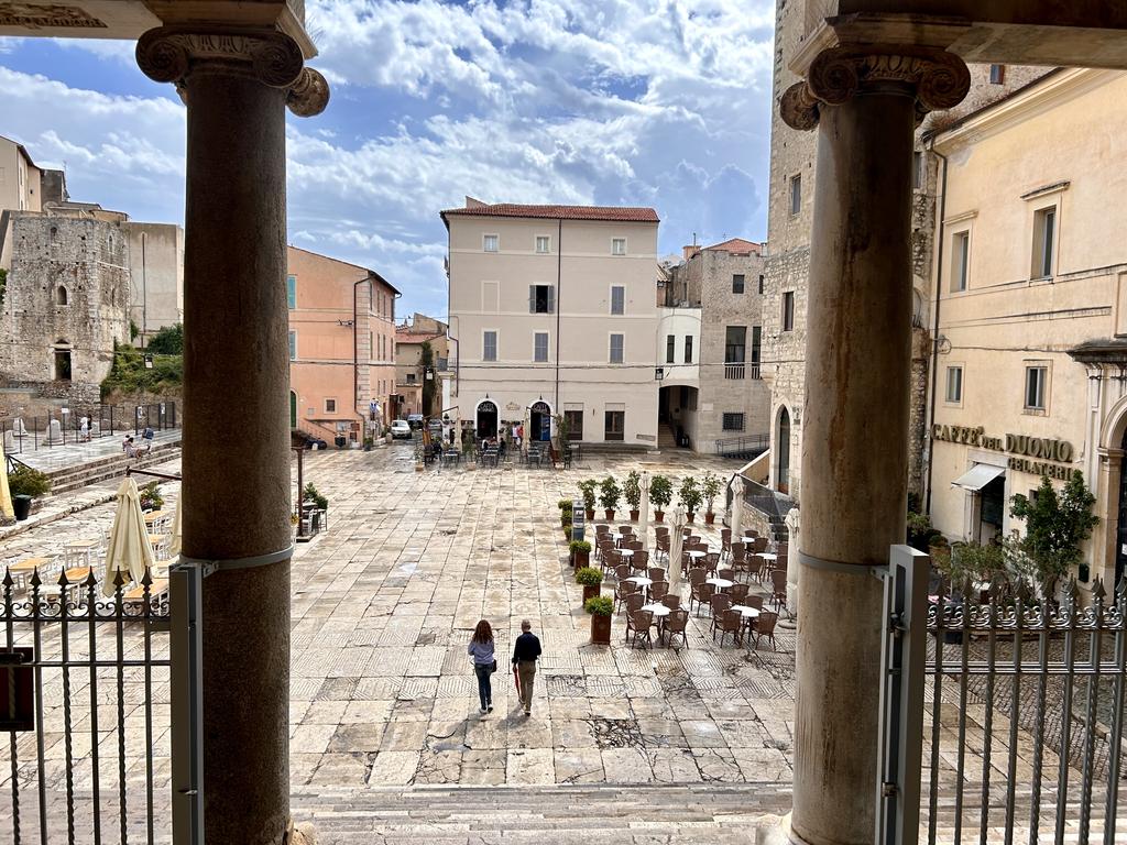 Жаркий сентябрь на побережье Тирренского моря.