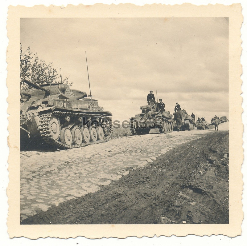 Foto Panzer Kolonne CKD Praga 38(t) Tanks Wehrmacht Ostfront Jarzewo Russland
