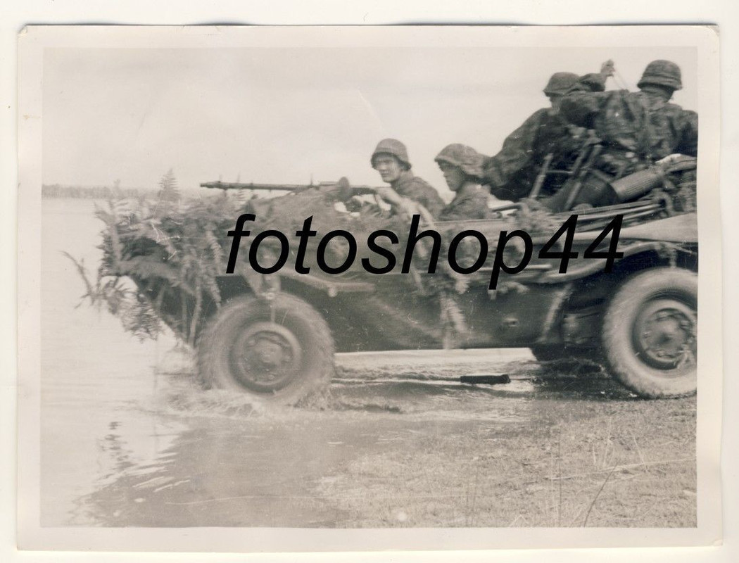 Foto Elite VW Schwimmwagen Schwimmkübel DR Tarnu
