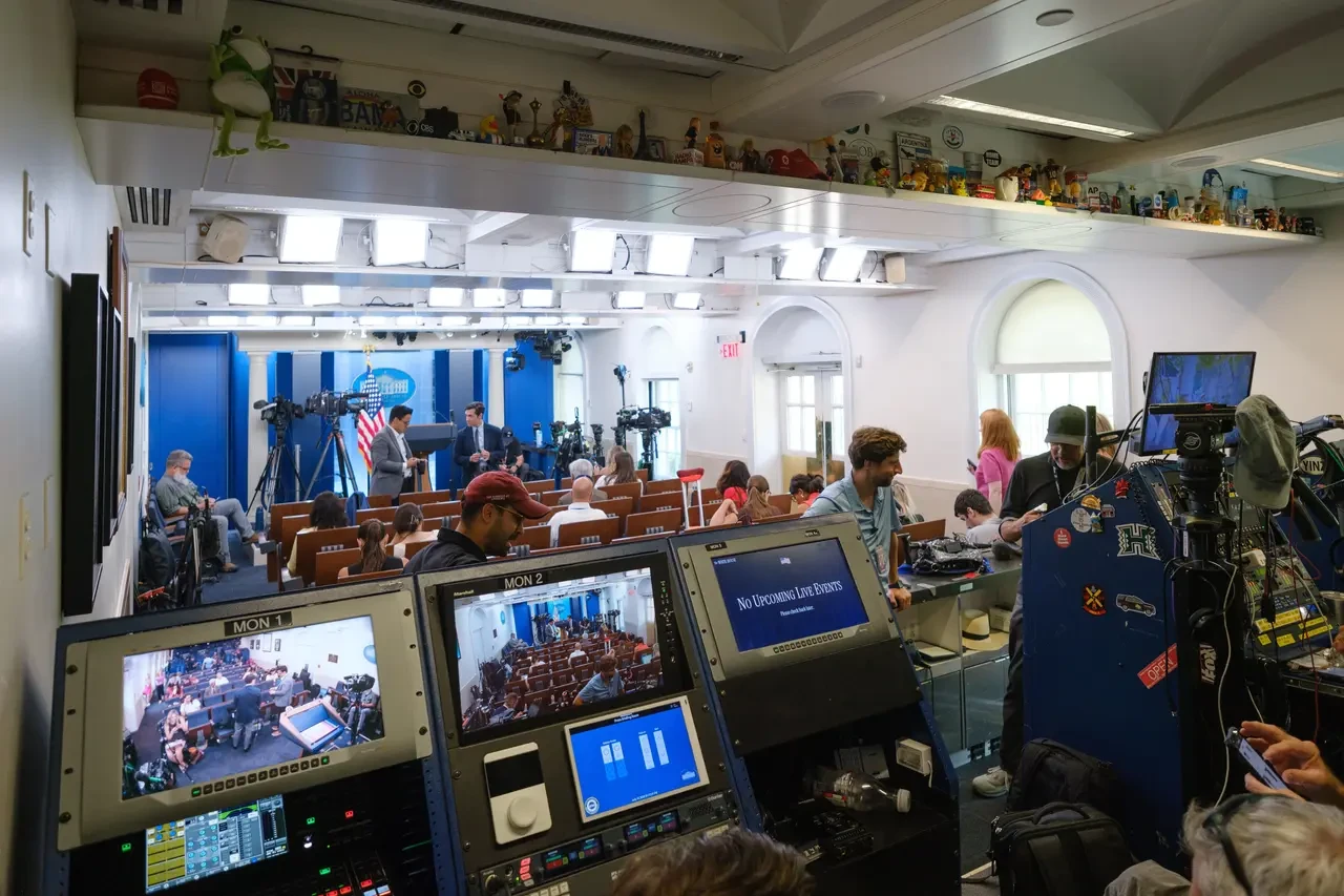 briefing-room