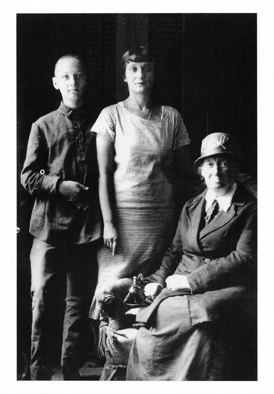 akhmatova-fotografii-vypusk3-2002-page-0009