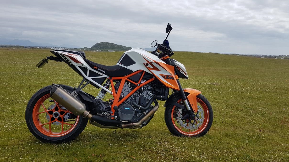 KTM-1290-Superduke-SE.jpg