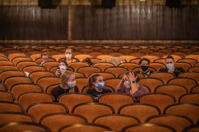 REAPERTURA DE LOS CINES TRAS LO PEOR DE LA CRISIS DEL COVID-19: PROTOCOLO PARA GARANTIZAR LA SEGURIDAD DE LOS TRABAJADORES Y ESPECTADORES