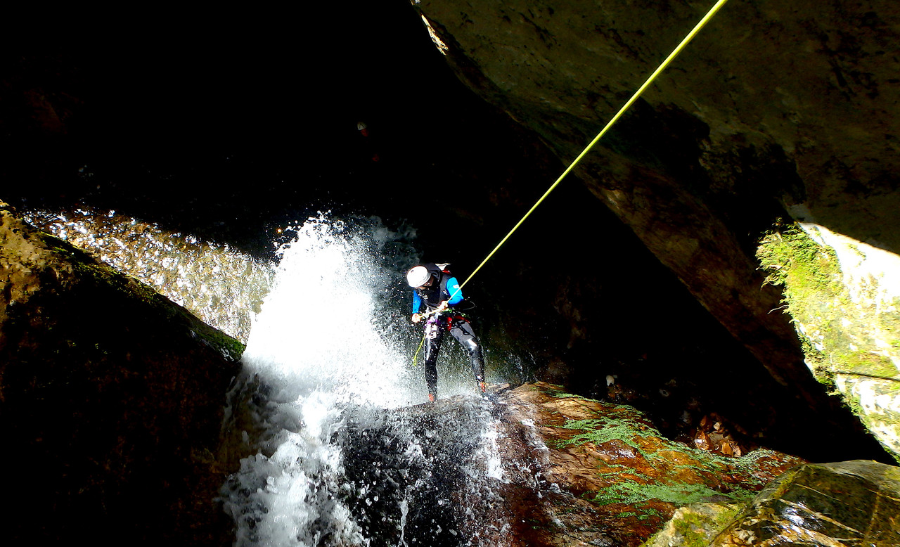 Canyon du Bitet Supérieur vallée d'Ossau cabane de Cujalat canyoning Pyrénées