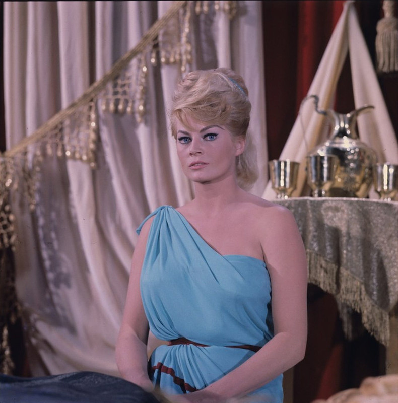 anita_ekberg_md88