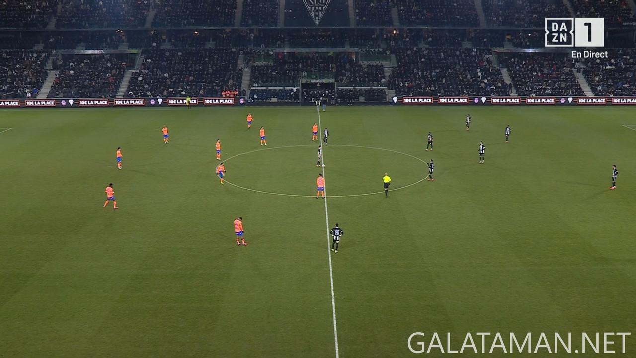 [Image: 02-09-20-30-08-DAZN-1-FHD-Angers-SCO-vs-...49-453.jpg]