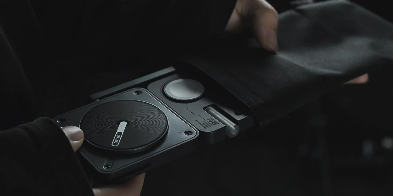 Statie de incarcare 4-in-1 Aulumu M01, Incarcare MagSafe si Wireless, Suport simultan telefon, ceas, casti, design pliabil si compact, port USB-C suplimentar, Negru M01 28001400 BLOCK 3