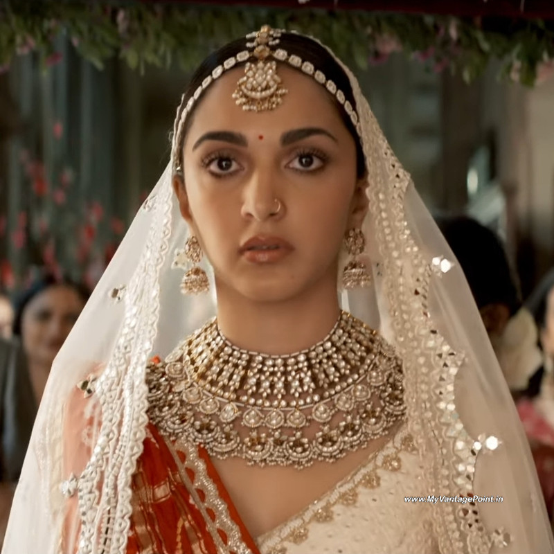 9-Kiara-Advani-Hot-in-Satyaprem-Ki-Katha-2023-with-Kartik-Aryan-My-Vantage-Point