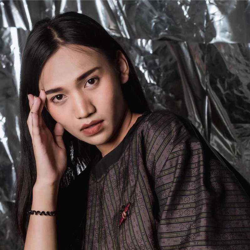 คุณธรากร คำทอน ผู้ออกแบบและตัดเย็บชุด Sabai Pride