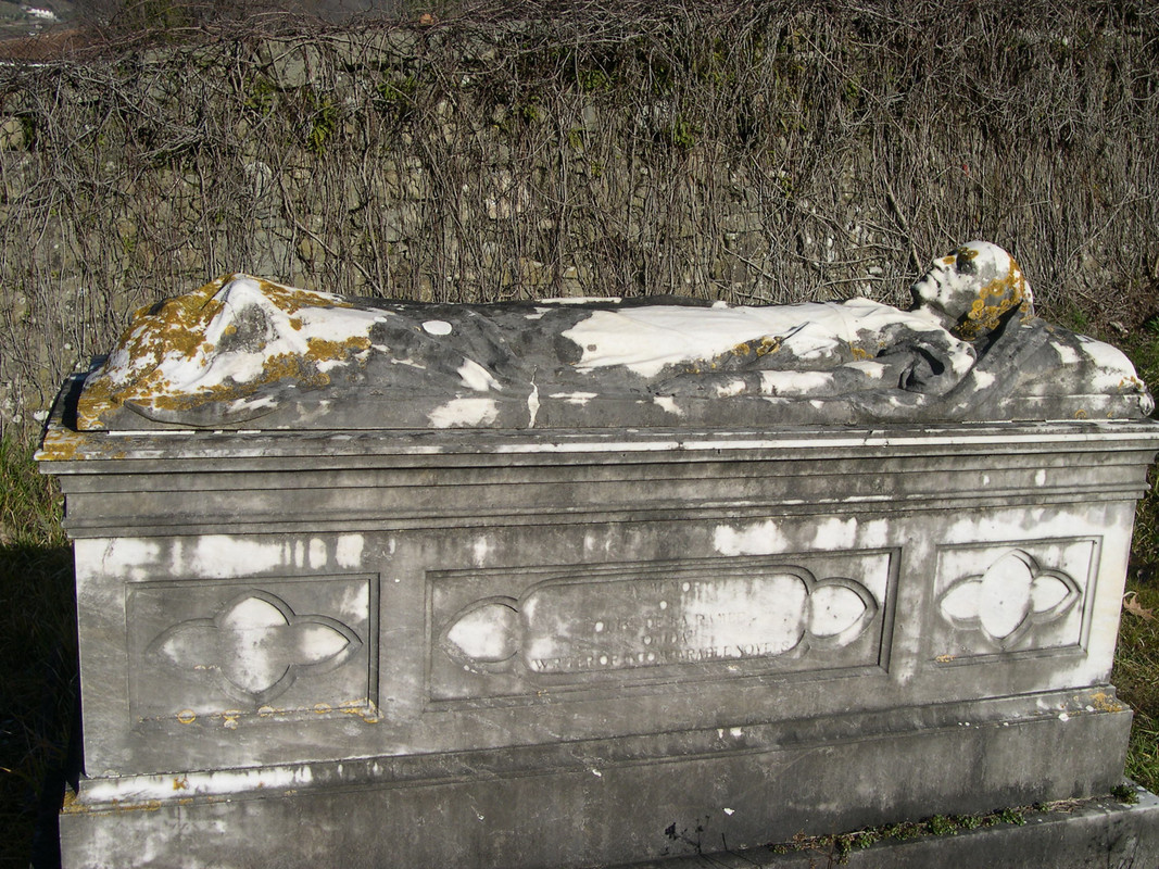 Tomb-of-Ouida