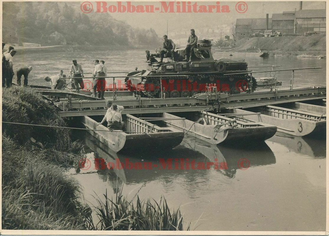 Frankreich Monthermé Pz.Regt.11 Panzer IV Nummer 331 Ponton Brücke Maas TOP