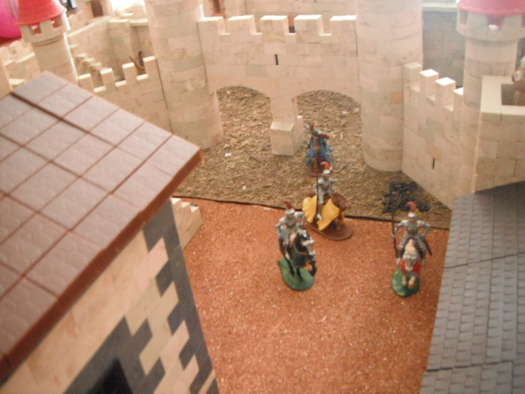 El Castillo de las Dos Puertas - Detalle desde l