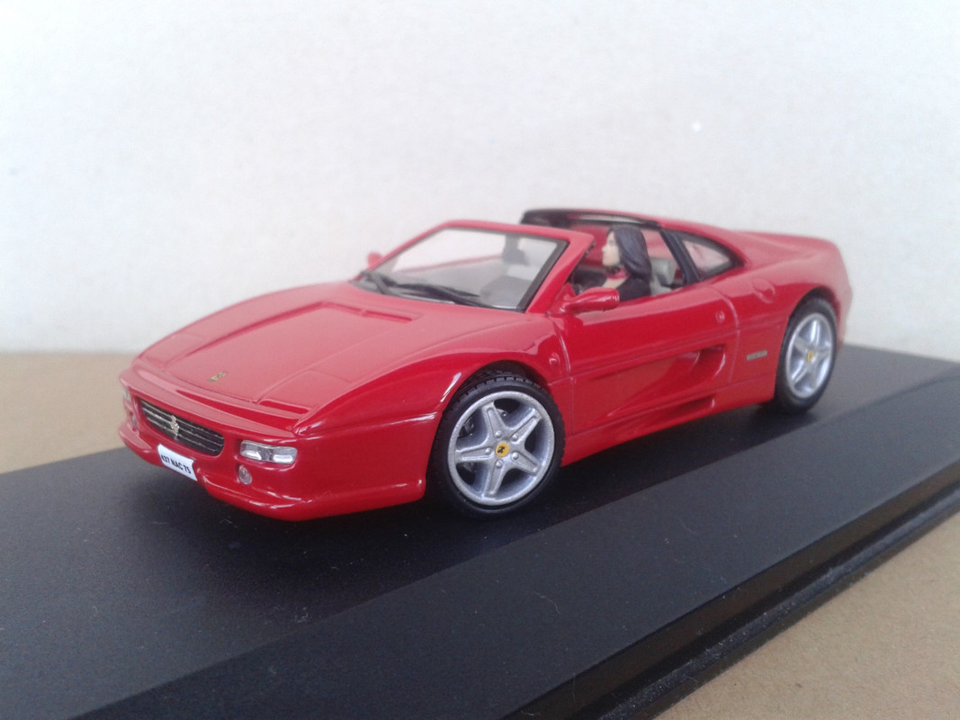 1995 Ferrari F355 GTS (Universal Hobbies-nº 10 James Bond Car Collection) (3)