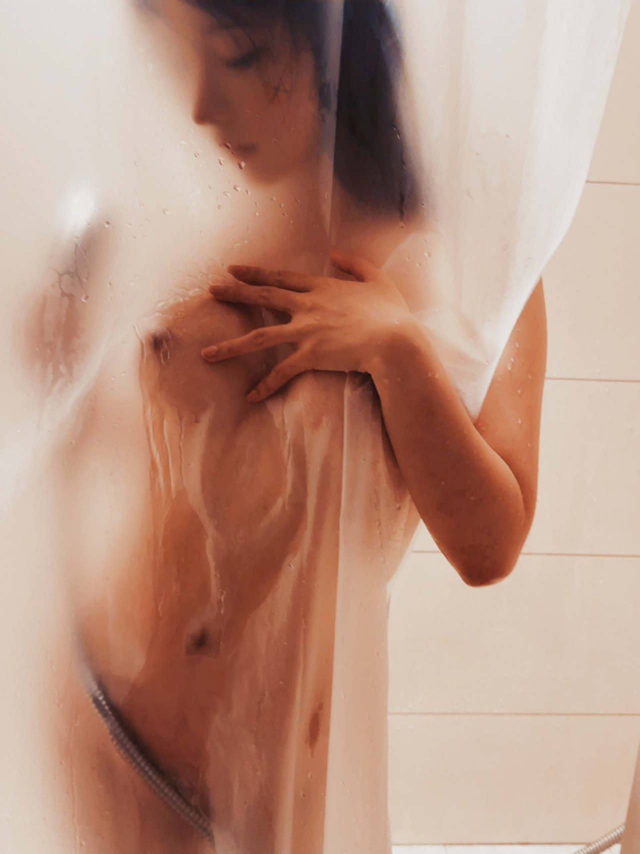 蠢沫沫王动作品集，蝴蝶结与长发的冷峻美学，104P+1视频插图8