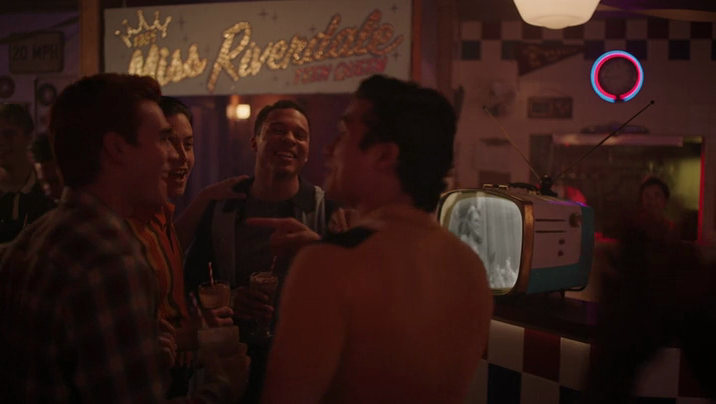 [Image: 2w1w17nyucwk.png]