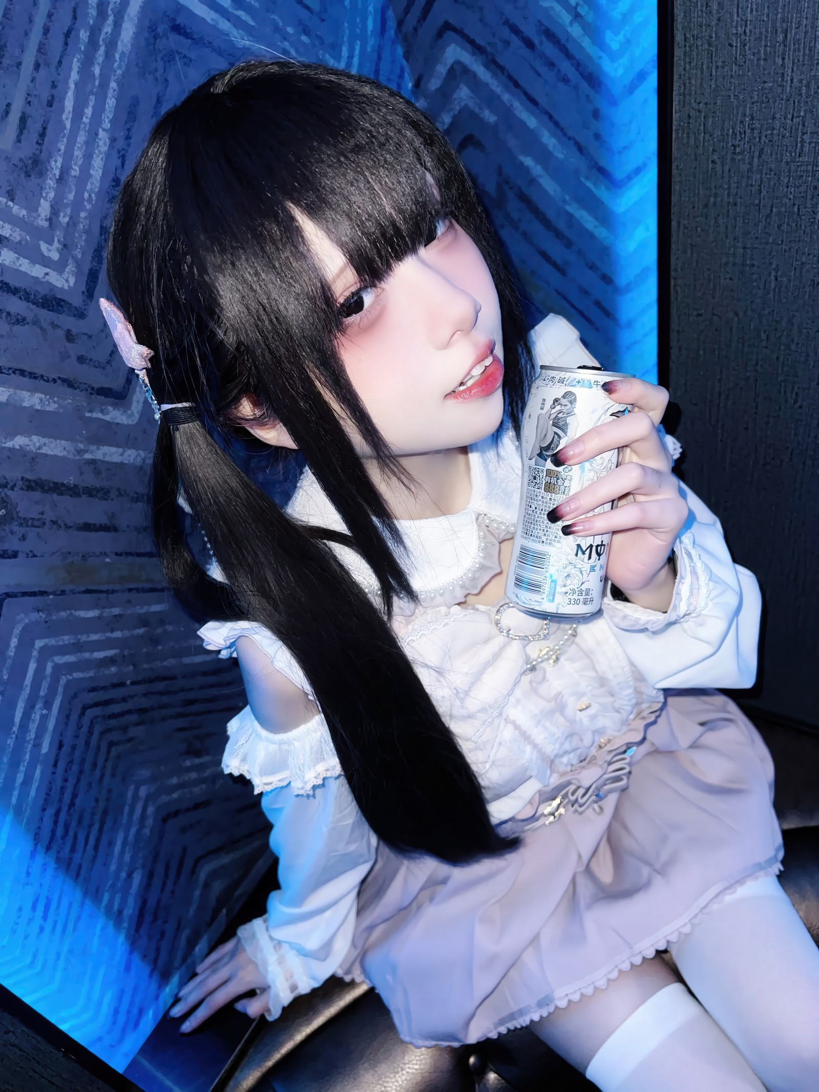 纸悦Etsu_ko《地雷系女子 KTV 约会》主题写真｜氛围感私房套图[44P-438.8M]插图2