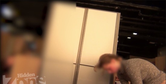 [Image: Voyeur62905111319.jpg]