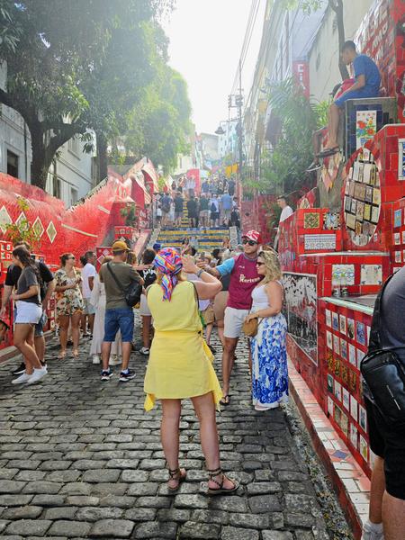 В джазе только девушки или аргентинско-бразильский калейдоскоп В джазе только девушки или аргентинско-бразильский калейдоскоп