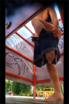 [Image: Voyeur10185111506.jpg]