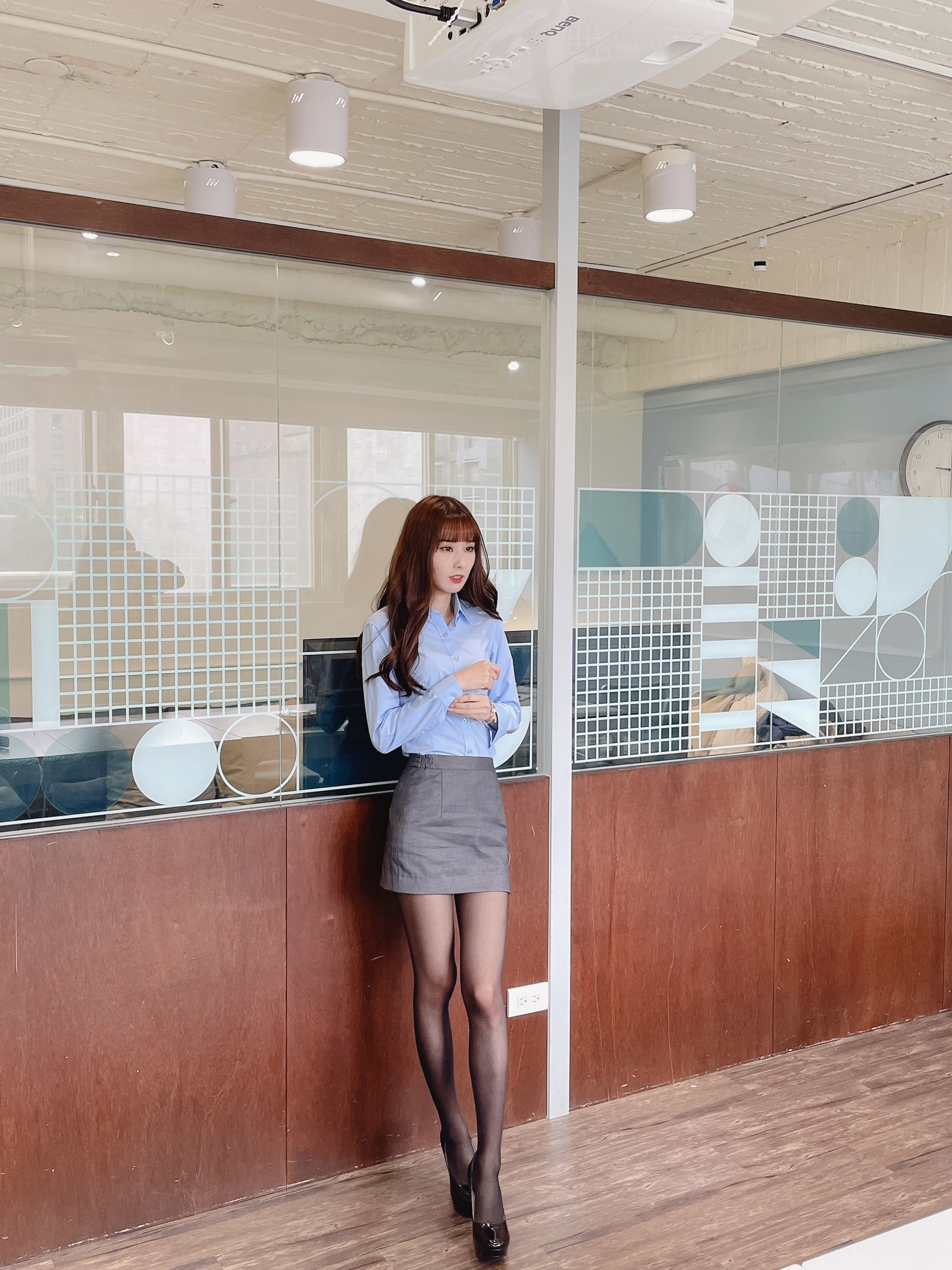 泥泥汝 OL 女郎 B 主题 写真＋视频合集｜高人气职业风作品（350P｜12V｜840MB）插图5