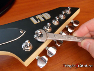 regulirovka-kolkov-na-elektrogitare-2