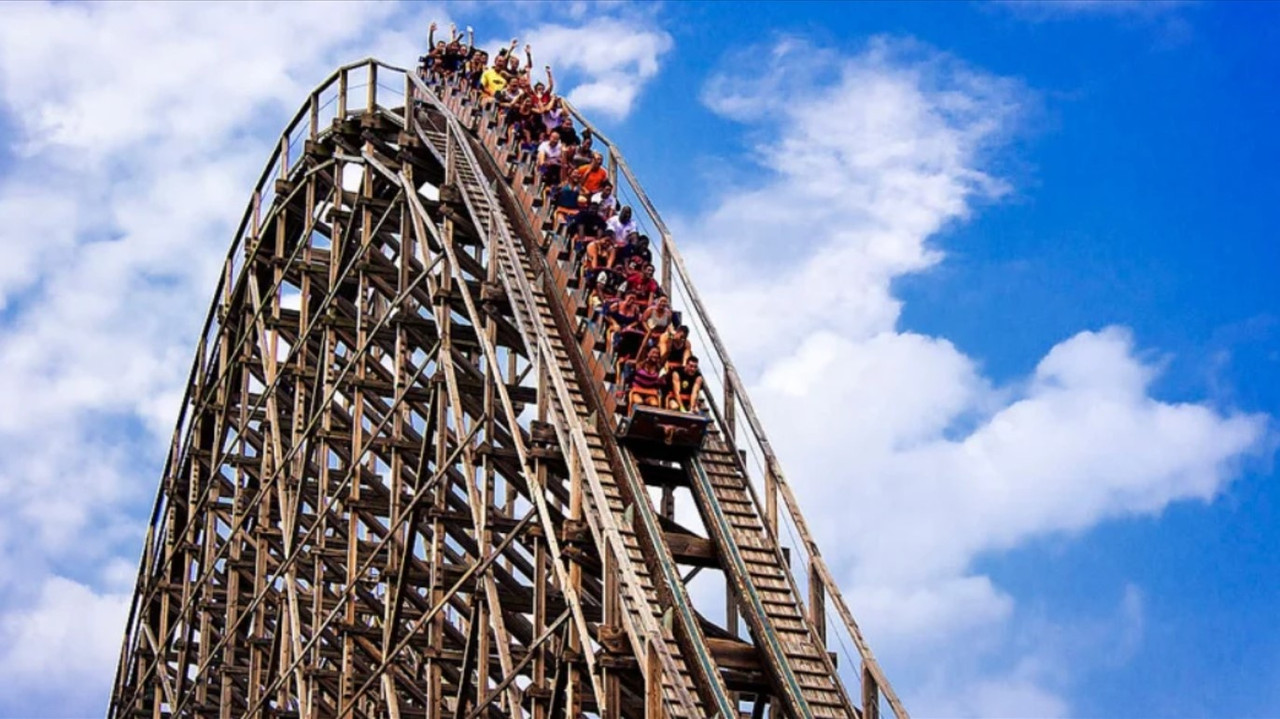 Accidente en montaña rusa de Six Flags deja 14 heridos