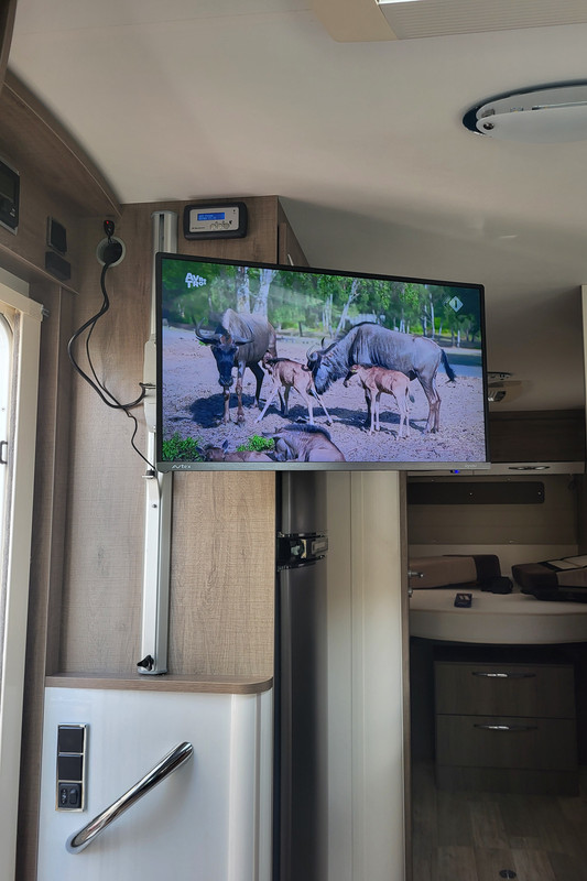 TV 32 inch camper 2