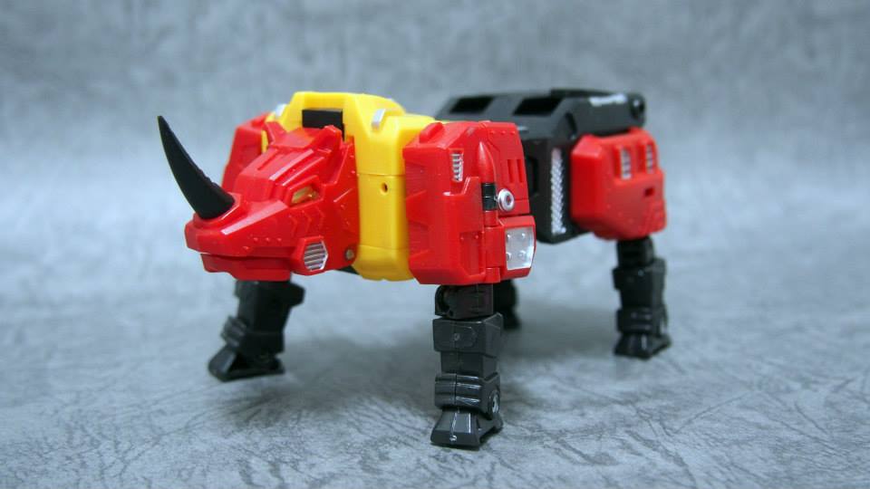 984022_330889043705174_502225051_n