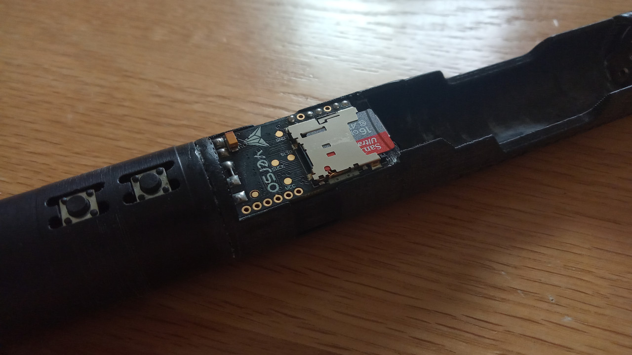 Verso in test saber chassis (half Goth,half Delrin by me)