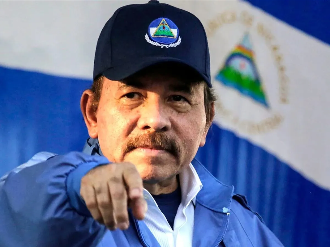 Impide Daniel Ortega el retorno a su país de la directora de Miss Nicaragua