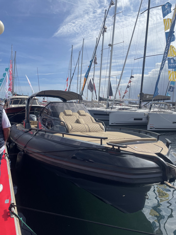 1EAA16F8-39DE-44E2-A051-415B2C9E1FE2