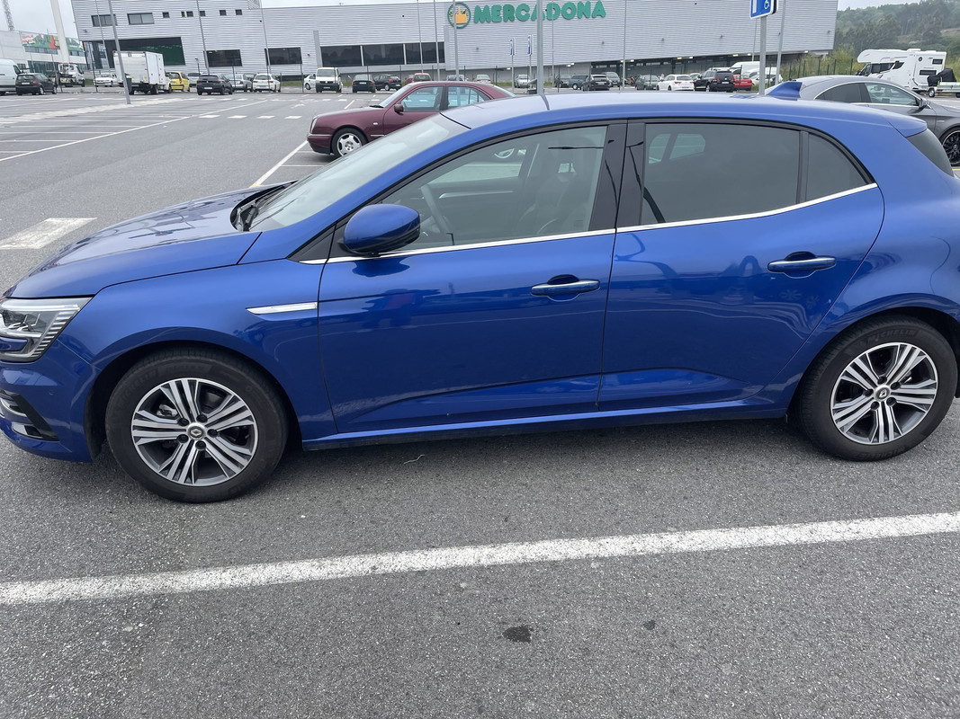 B5E4FDD6-B3B4-422A-8844-9B9D7A08364F