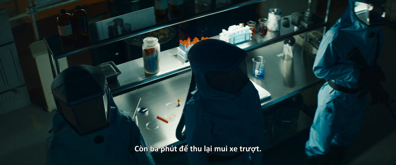 Werewolves 2024 2160p ViE AMZN WEB-DL DDP5.1 HDR H265-NM21ViE.mkv_snapshot_00.20.25.224