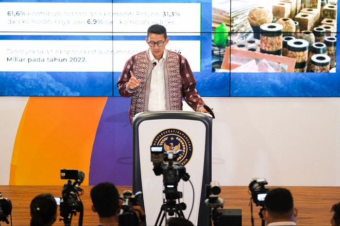 Sandiaga Uno saat “The Weekly Brief With Sandi Uno” di Gedung Sapta Pesona, Jakarta, Senin (22/8/2022).