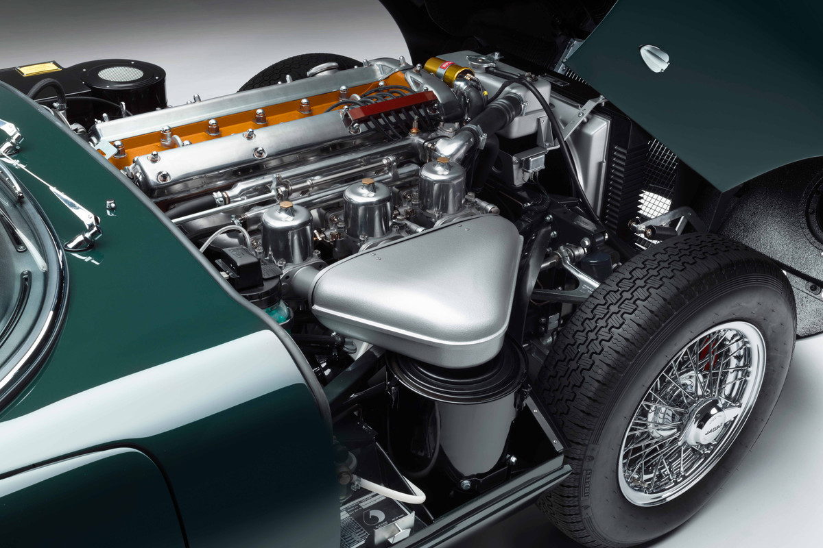 10-E-TYPE-OTS-engine-01-br