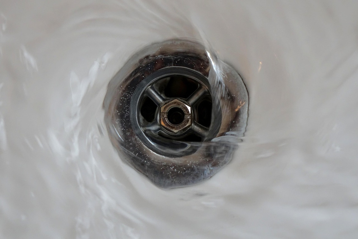 秋季大掃除 陽台排水孔清潔 電解水清潔劑