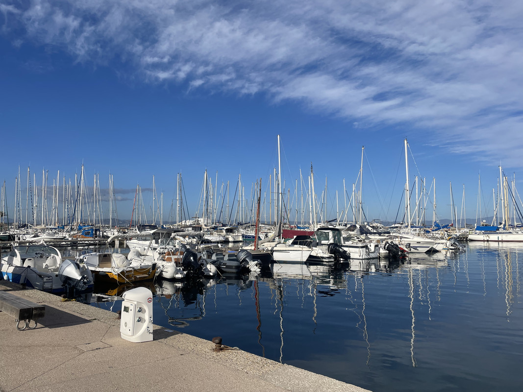 51B55958-317D-4AE7-B825-2732E3342E12