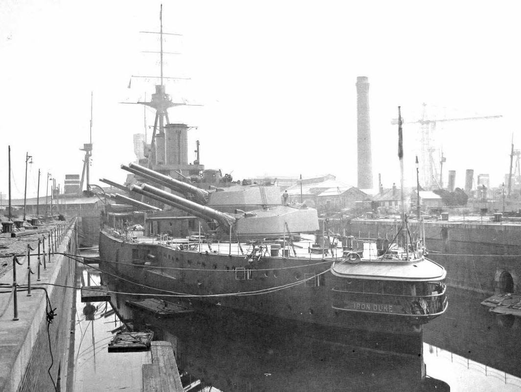 HMS-Iron-Duke-abr-1914.jpg