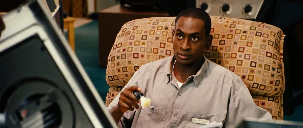 Last Holiday 2006 BluRay [Hindi + English] 480p, 720p ESub Screenshot